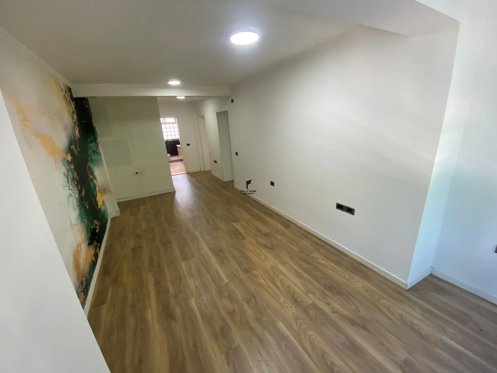 ZYRE ME QERA 80 M2 RRUGA E KAVAJES 800 EURO 3