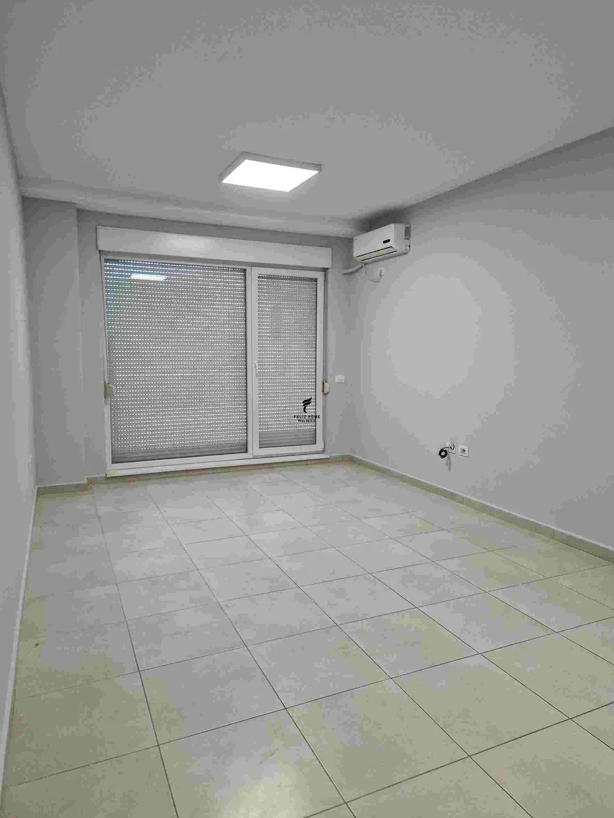 ZYRE ME QERA 55M2 21 DHJETORI 40.000 LEKE 2