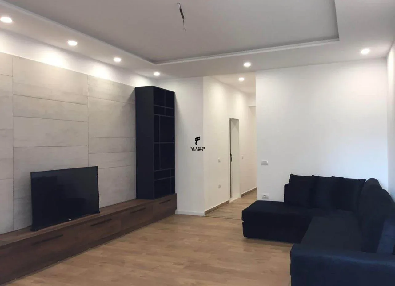 APARTAMENT ME QERA 2+1+2 BULEVARDI BAJRAM CURRI 70.000 LEKE 2