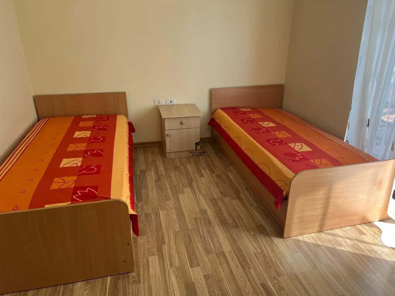 APARTAMENT ME QERA 2+1 PAZARI I RI 70.000 LEKE 4