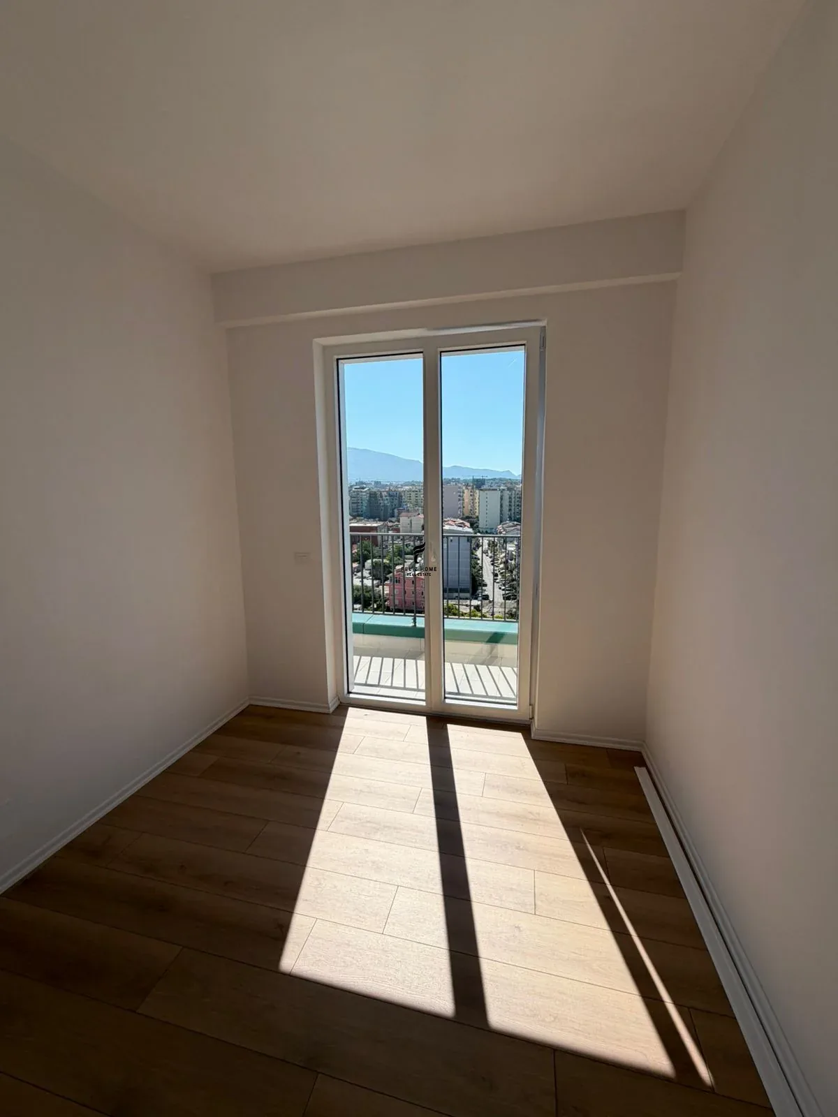 SHITET APARTAMENT 3+2+VERANDE KOMUNA E PARISIT 520.000 EURO