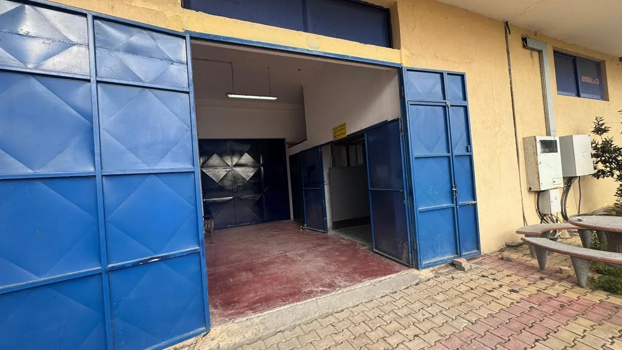 AMBIENT BIZNESI ME QERA 1250 M2 VAQARR 3800 EURO 2