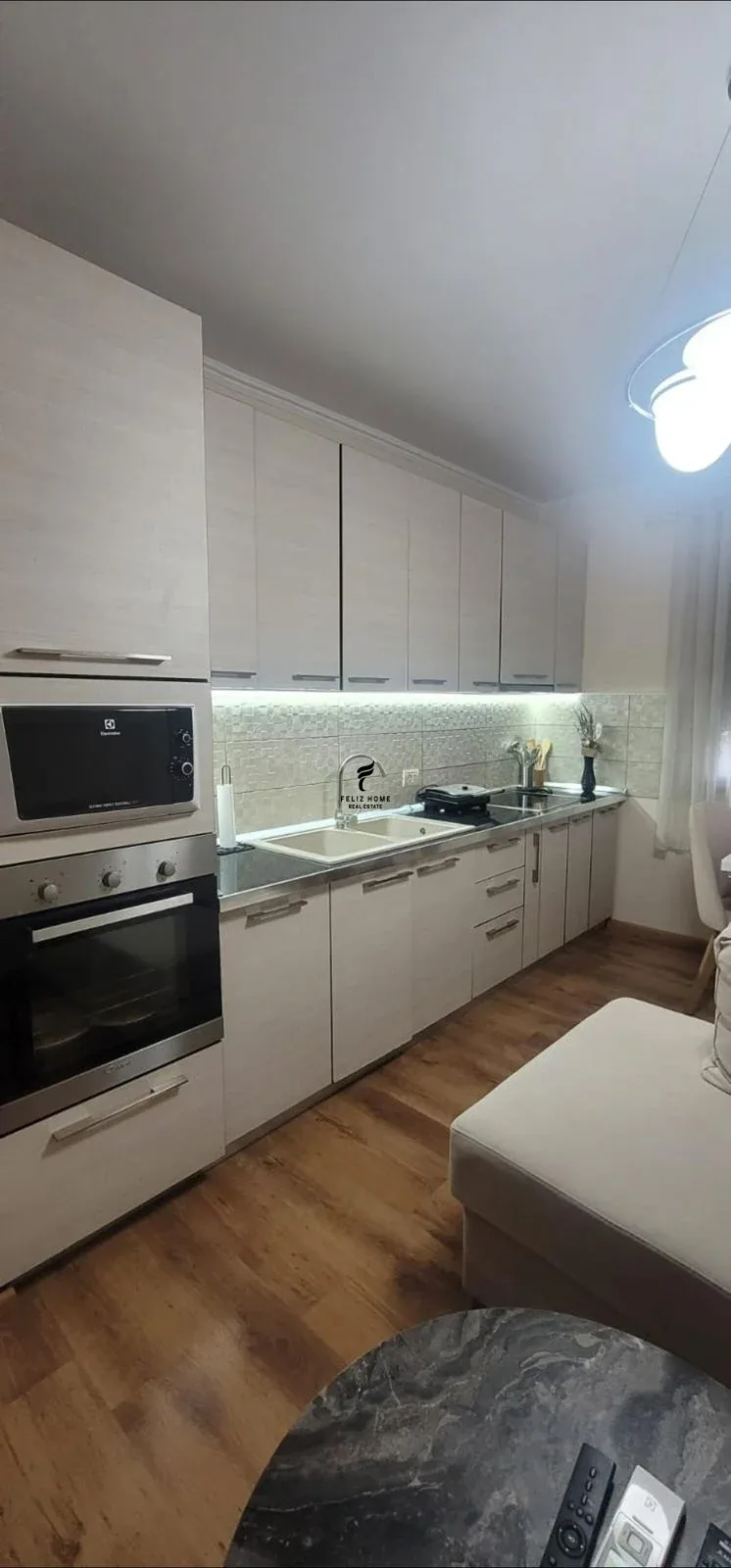 APARTAMENT ME QERA 2+1 OXHAKU 50.000 LEKE 2