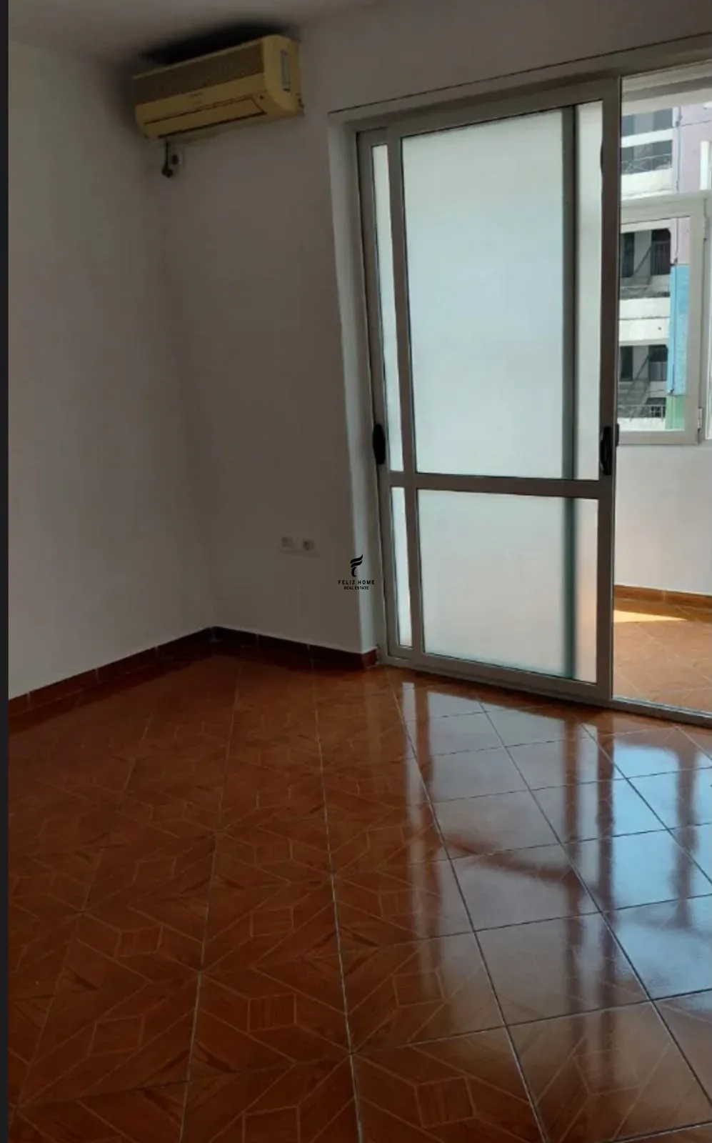 ZYRE ME QERA 70 M2 PALLATI ME SHIGJETA 50.000 LEKE