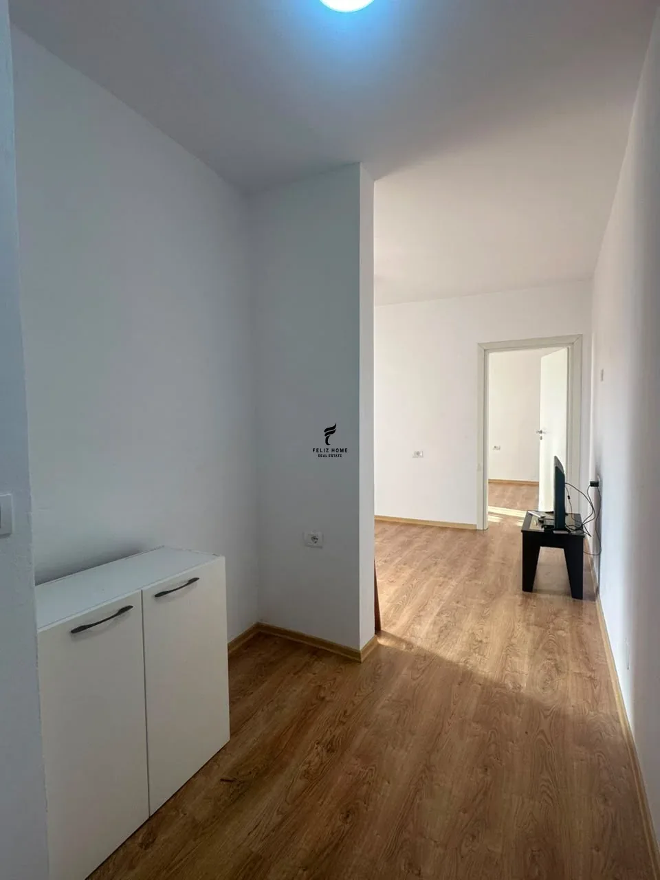 APARTAMENT ME QERA 1+1 BULEVARDI ZOGU I 1 65.000 LEKE 3