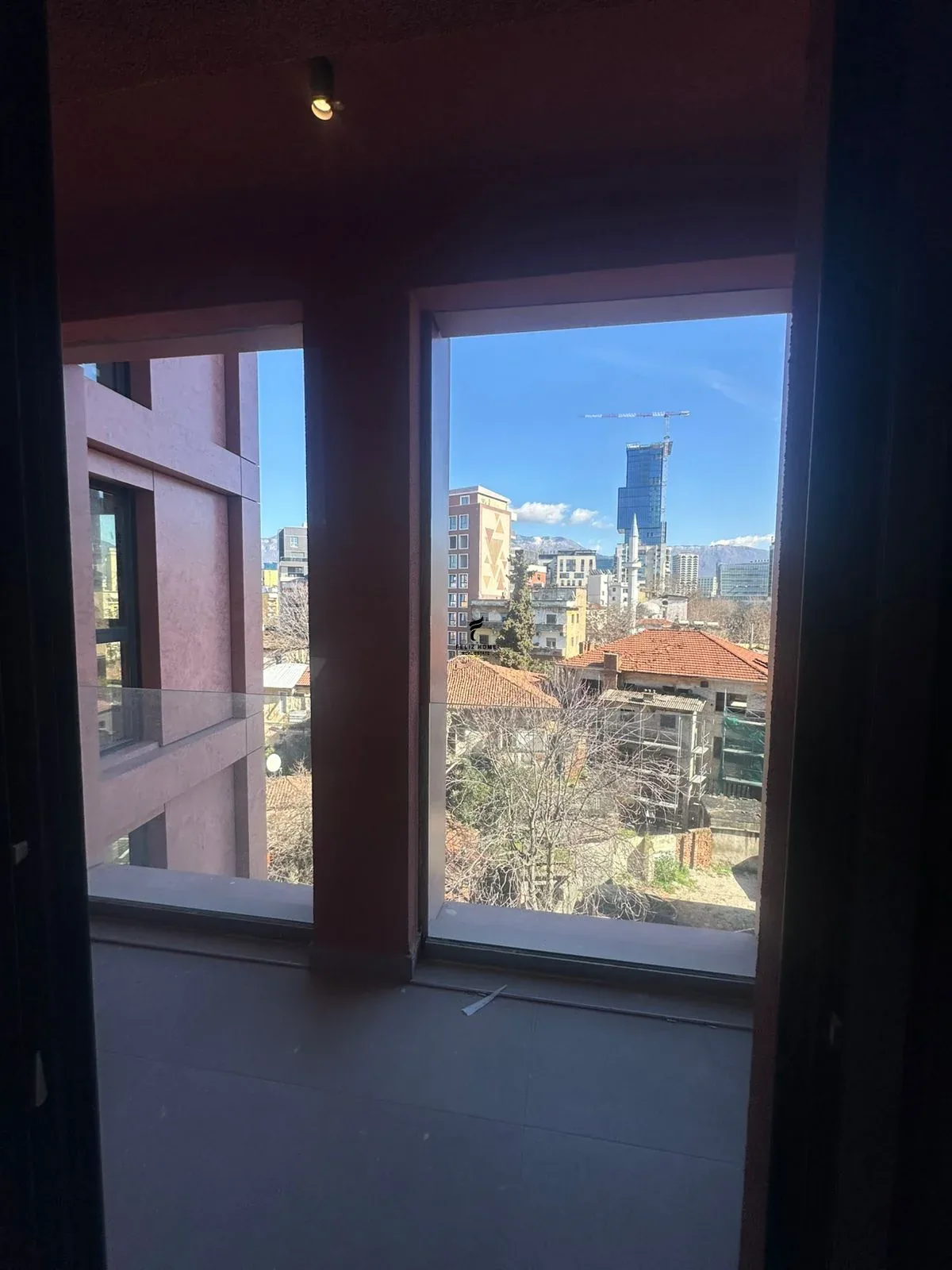 ZYRE ME QERA 80 M2 RRUGA E KAVAJES 85.000 LEKE 4