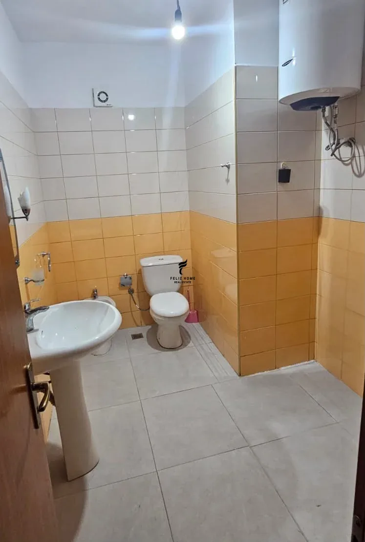 APARTAMENT ME QERA 2+1+2 YZBERISHT 50.000 LEKE 4