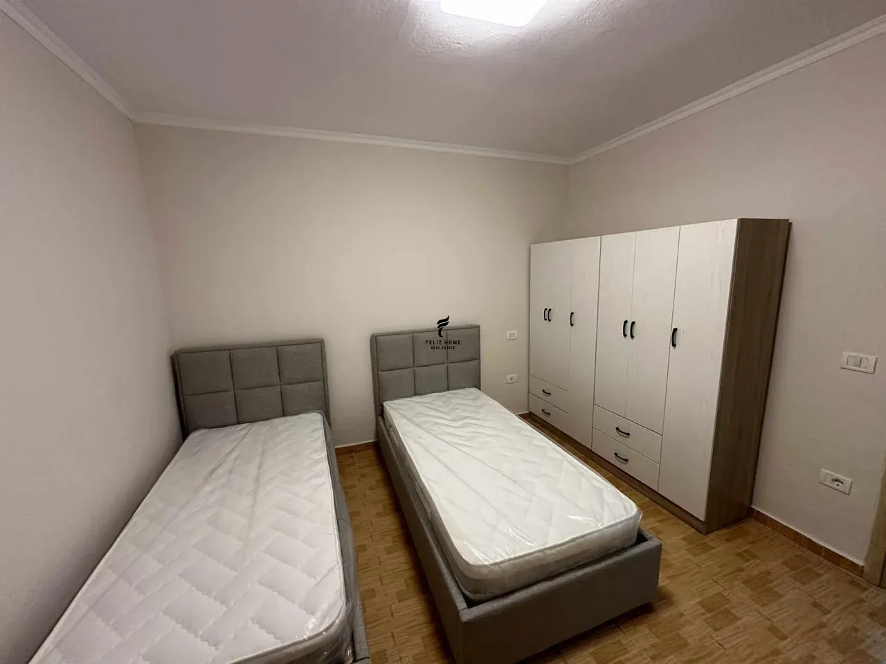 APARTAMENT ME QERA 2+1 RRUGA BARDHYL 55.000 LEKE 4