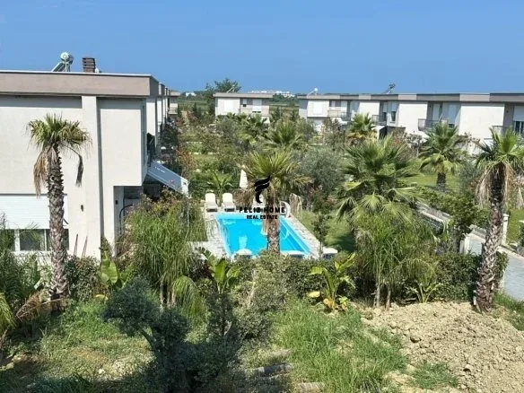 SHITET VILE 2 KATESHE 204 M2 GJIRI LALEZIT 370.000 EURO