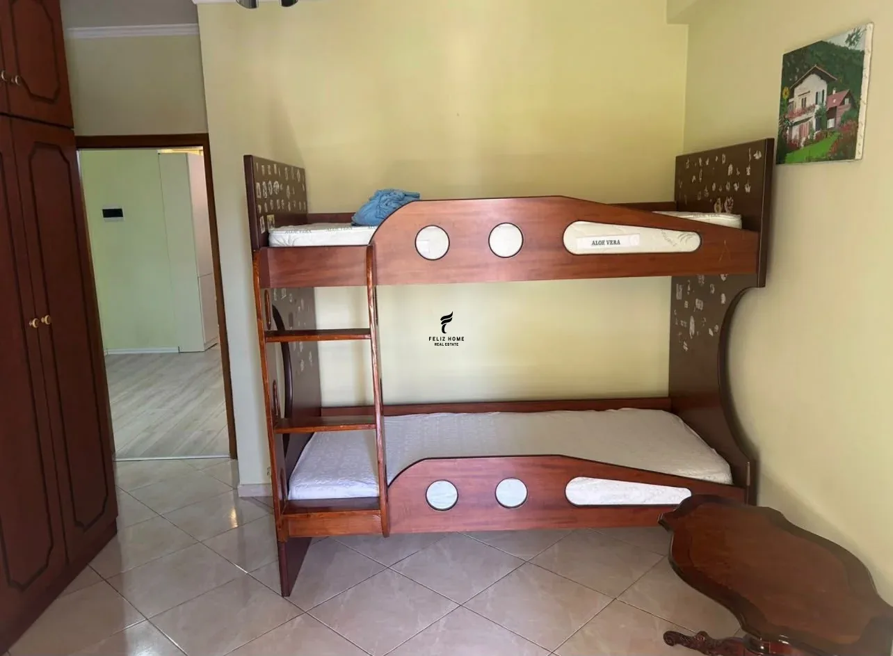 APARTAMENT ME QERA 2+1+2 21 DHJETORI 60.000 LEKE 4