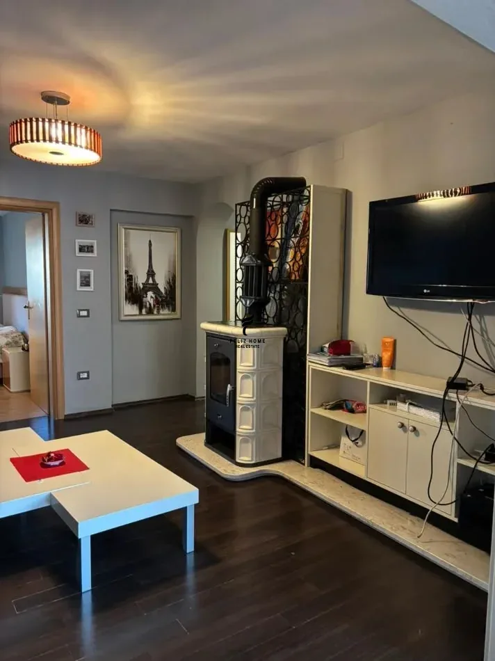 APARTAMENT ME QERA 3+1 QENDER 100.000 LEKE 2
