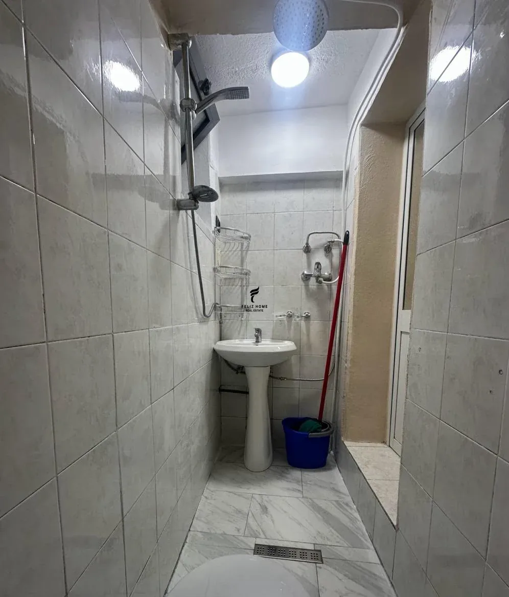APARTAMENT ME QERA 1+1 PAZARI I RI 45.000 LEKE 4