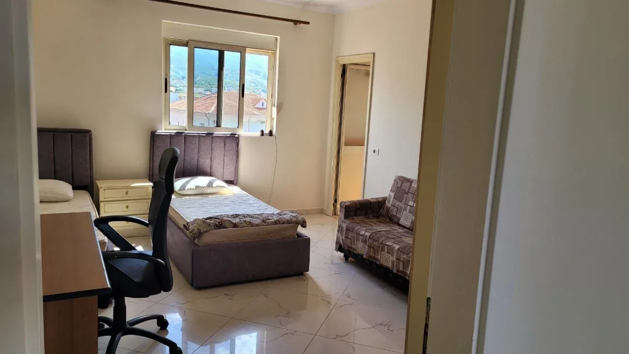 APARTAMENT ME QERA 3+1+3 KODRA E PRIFTIT 650 EURO 4