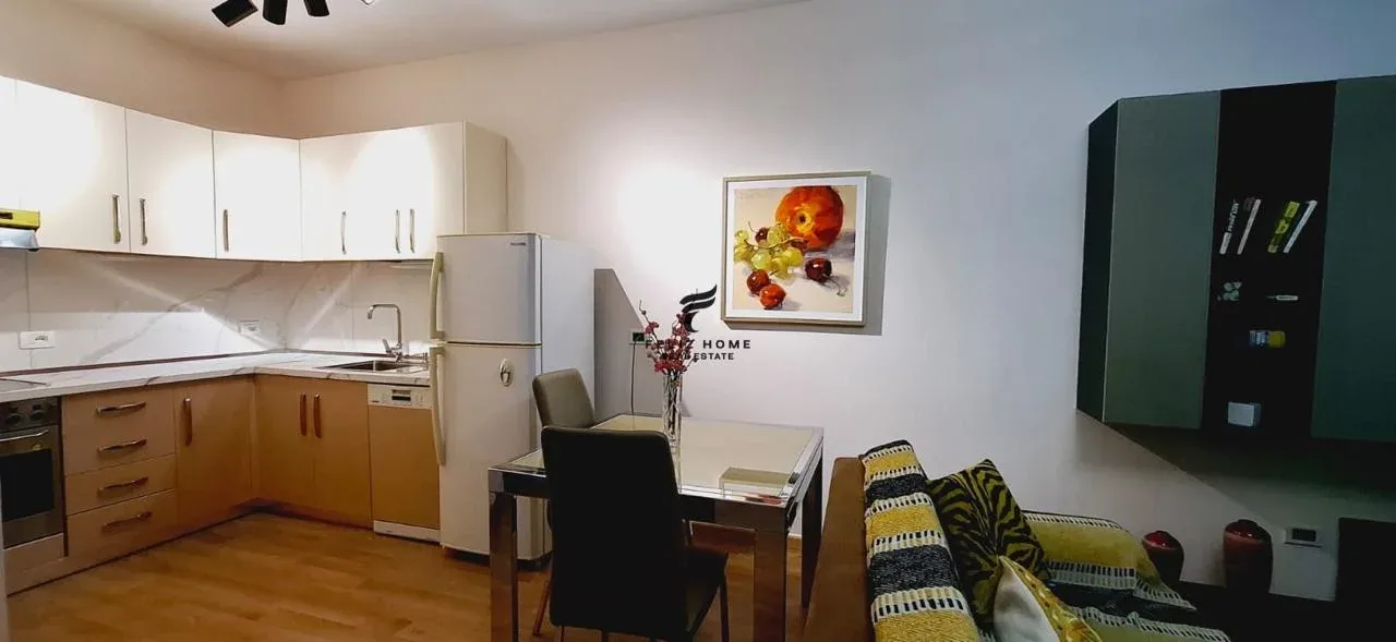 APARTAMENT ME QERA 1+1 KOPSHTI BOTANIK 600 EURO 2