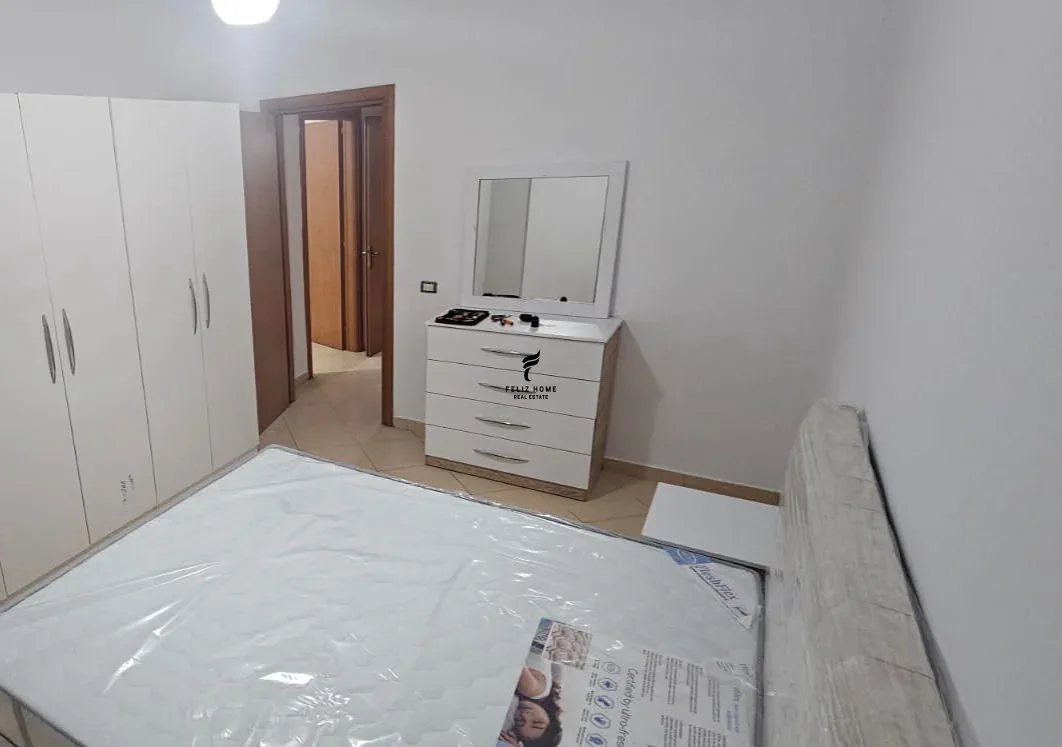 APARTAMENT ME QERA 2+1+2 YZBERISHT 50.000 LEKE 2