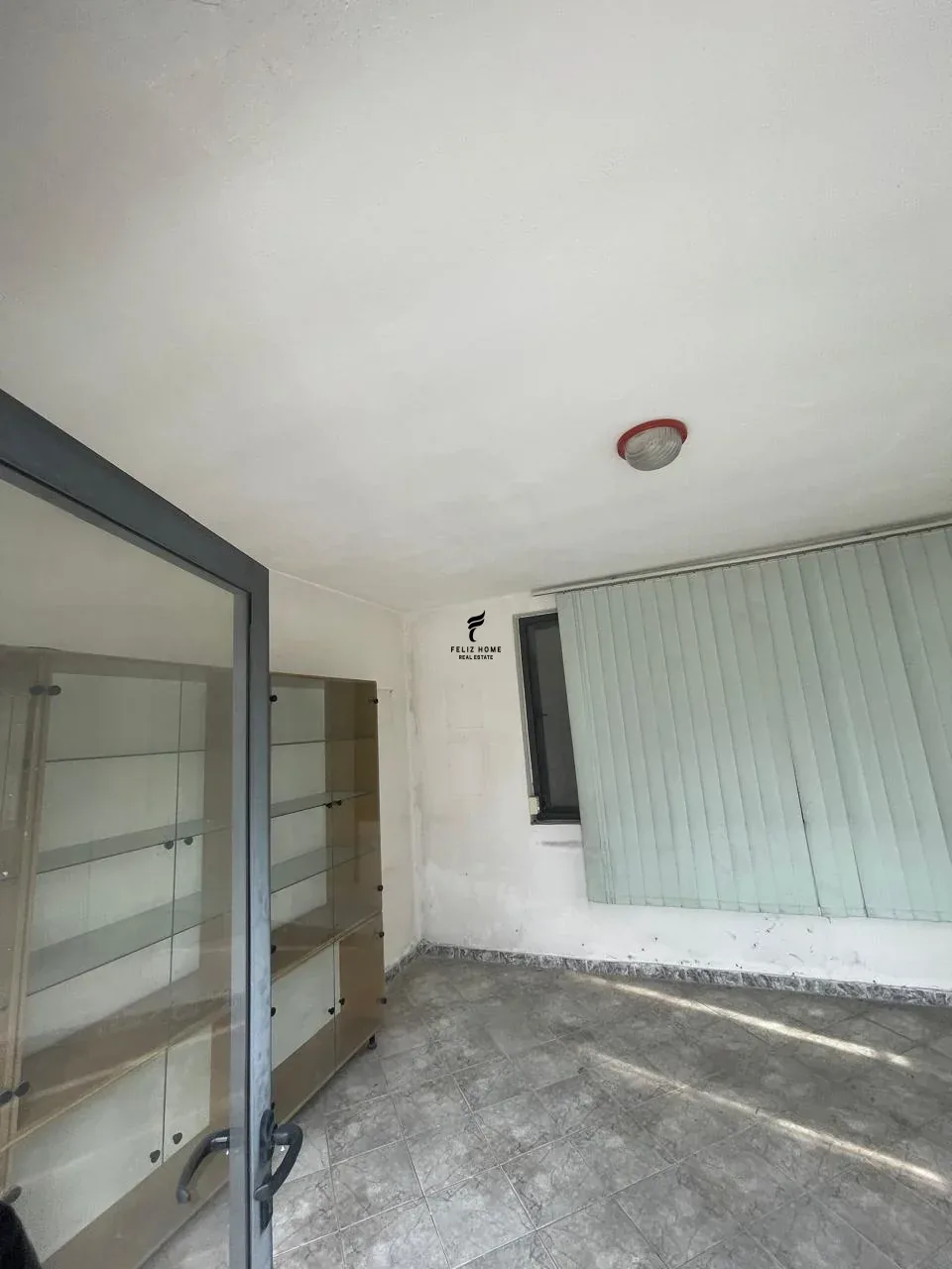KAPANON ME QERA 560 M2 AUTOSTRADA TIRANE-DURRES 3.900 EURO 2