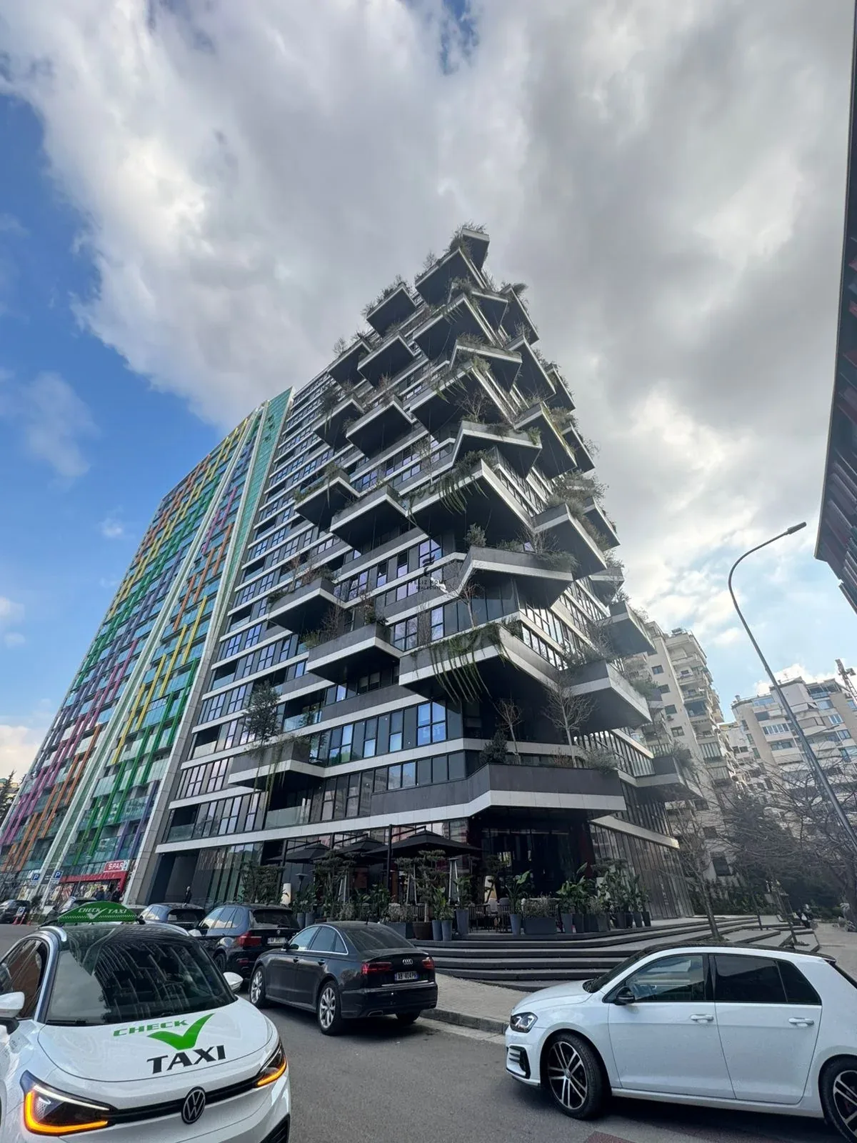 ZYRE ME QERA 875 M2 AIR ALBANIA 35.000 EURO