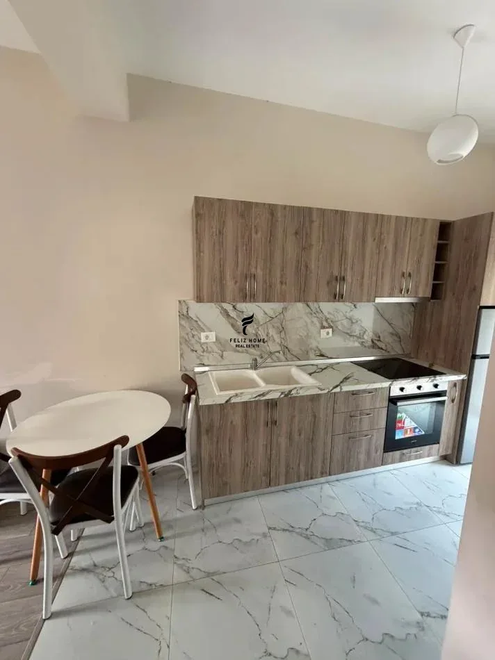 APARTAMENT ME QERA 1+1 SHKOZE 350 EURO 3
