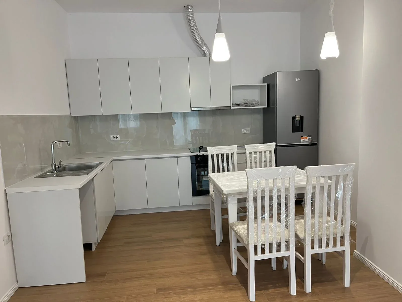 APARTAMENT ME QERA 1+1 ALI DEMI 45.000 LEKE 3