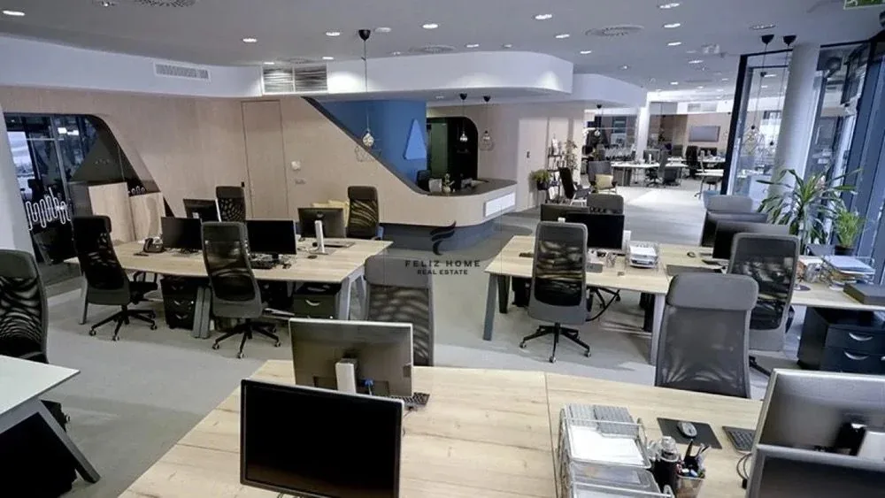 ZYRE ME QERA 840 M2 STACIONI TRENIT 6.800 EURO
