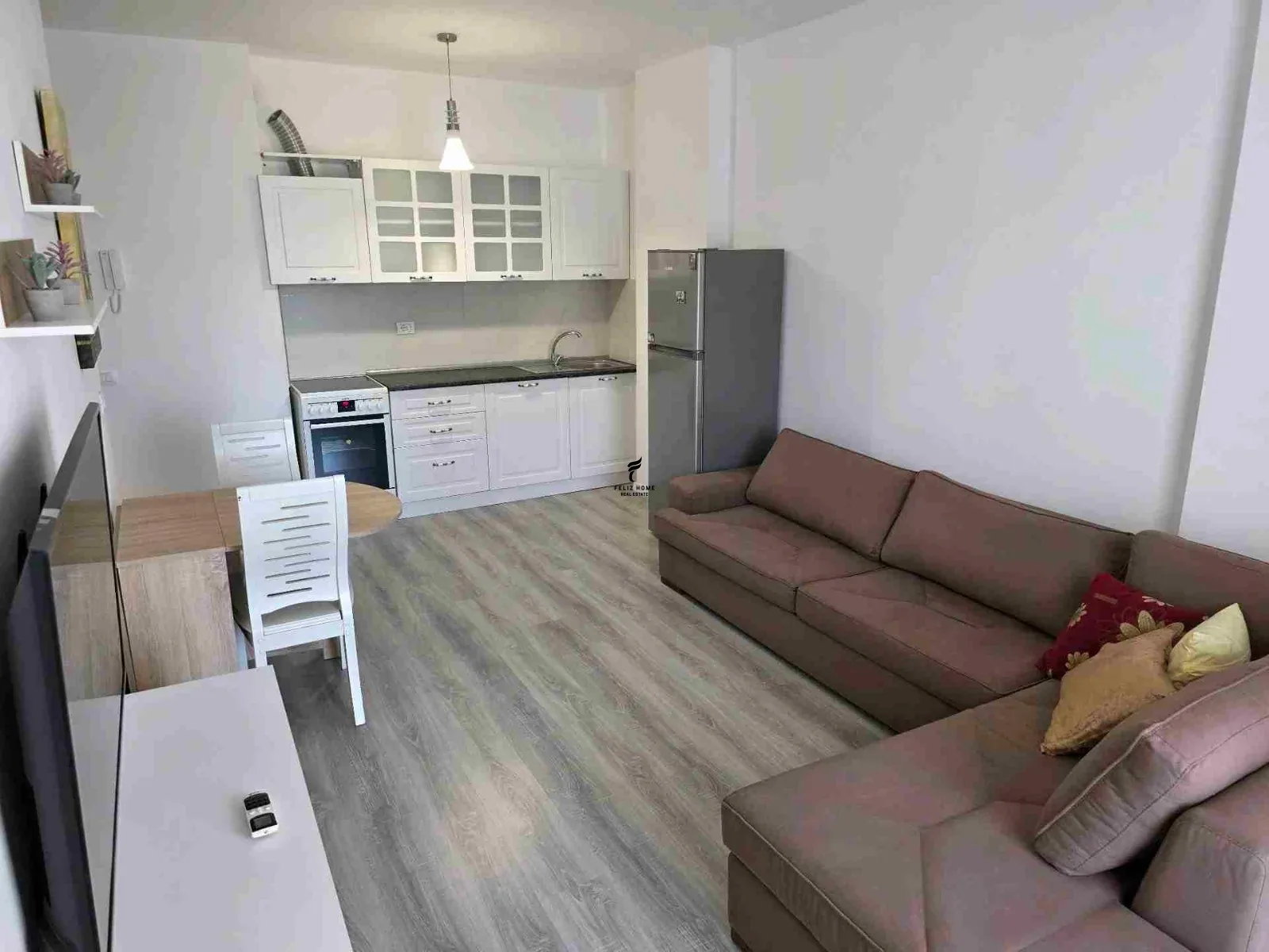 APARTAMENT ME QERA 1+1 LAPRAKE 55.000 LEKE 2