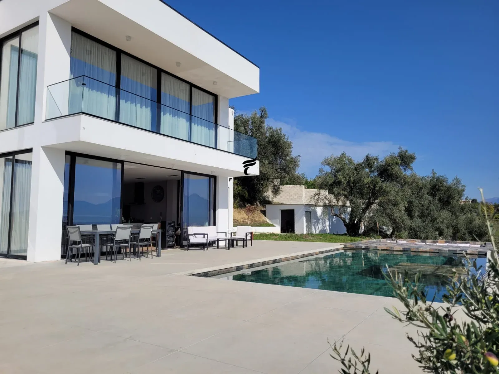 SHITET VILE PRIVATE 3250 M2 VORE 850.000 EURO 2