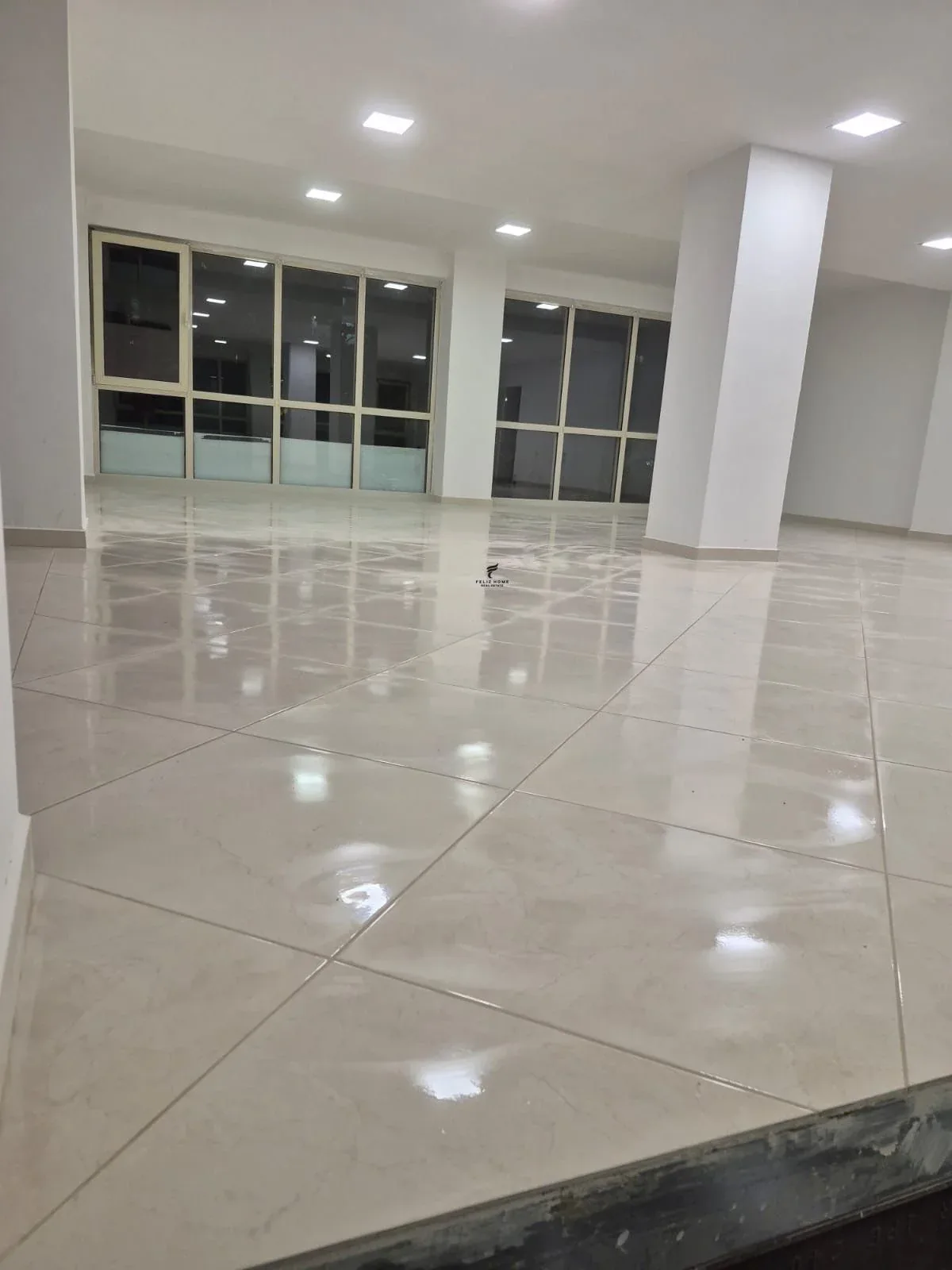 ZYRE ME QERA 260 M2 BULEVARDI RI 2600 EURO 3