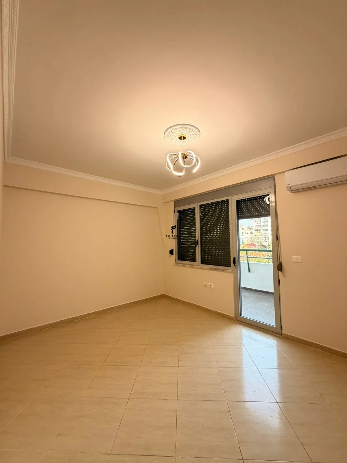 ZYRE ME QERA 130 M2 RRUGA E DIBRES 130.000 LEKE 3
