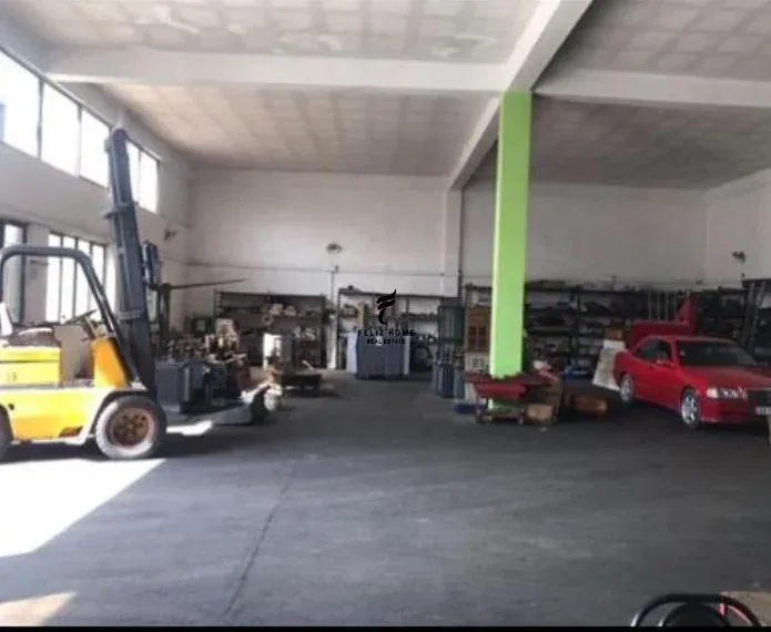 KAPANON ME QERA 560 M2 AUTOSTRADA TIRANE-DURRES 3.900 EURO