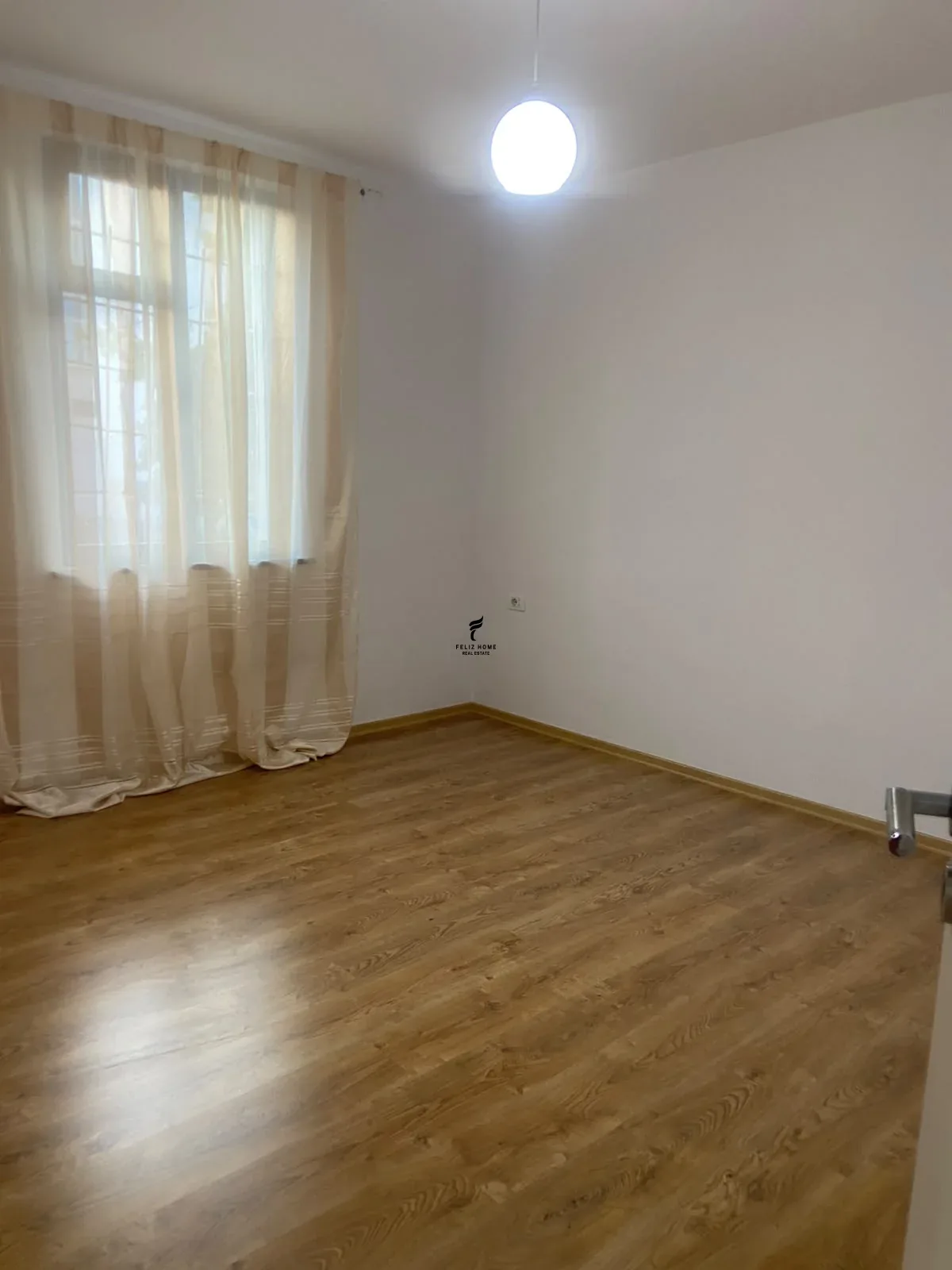 APARTAMENT ME QERA 1+1 BULEVARDI ZOGU I 1 65.000 LEKE