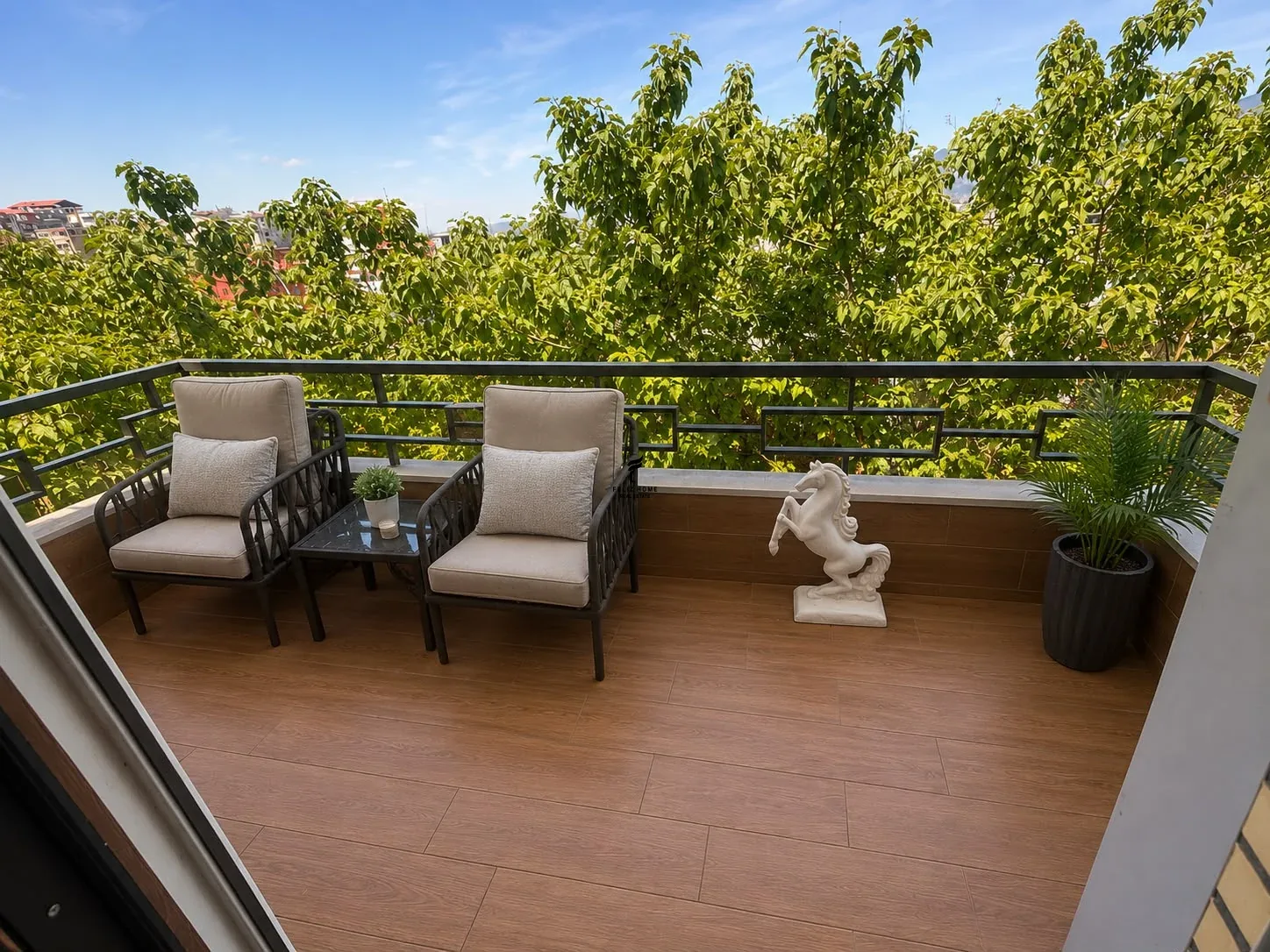 SHITET APARTAMENT 2+1 KOPSHTI BOTANIK 180.000 EURO 4