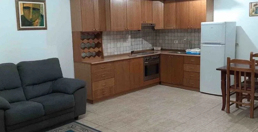 APARTAMENT ME QERA 1+1 QENDER 60.000 LEKE 2