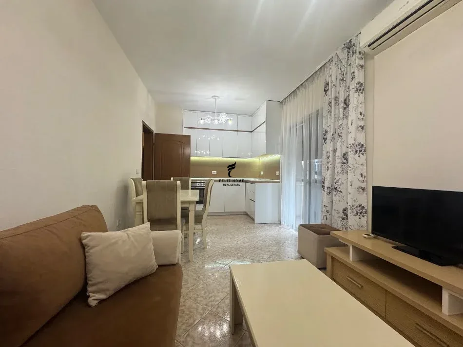 APARTAMENT ME QERA 1+1 21 DHJETORI 65.000 LEKE