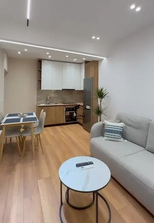 SHITET APARTAMENT 1+1 PAZARI RI 163.000 EURO