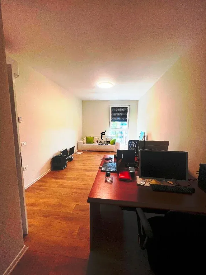 ZYRE ME QERA 100 M2 RRUGA E KOSOVAREVE 1.100 EURO 2