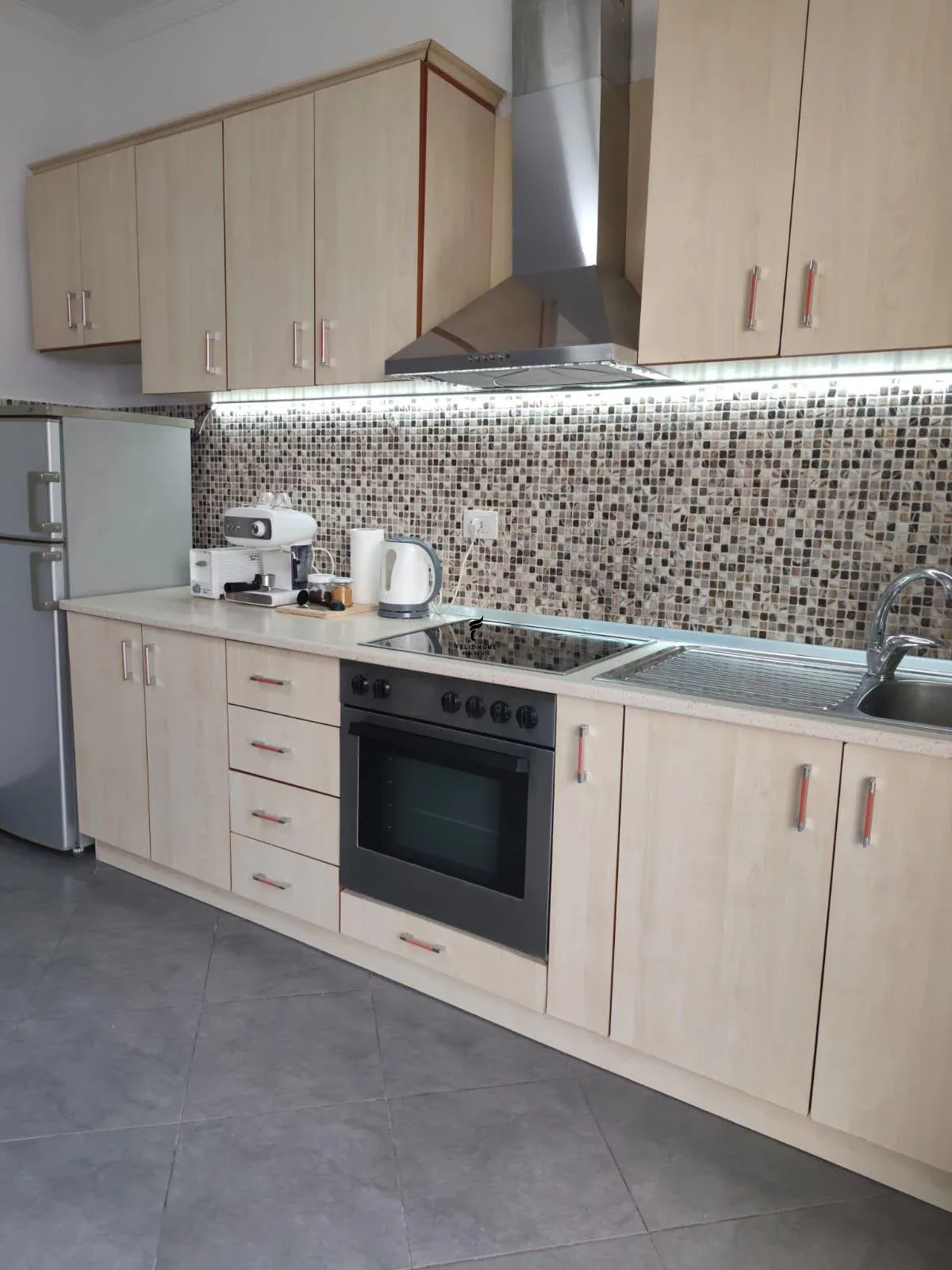 APARTAMENT ME QERA 1+1 21 DHJETORI 60.000 LEKE 4