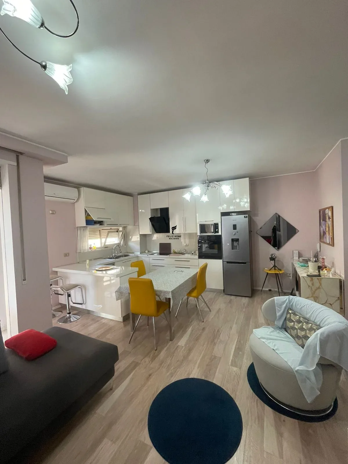 SHITET APARTAMENT 2+1+2+DEPO KOMUNA E PARISIT 320.000 EURO