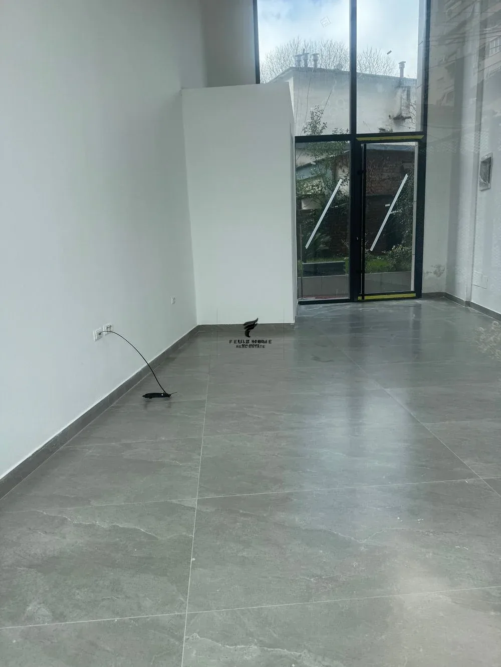 ZYRE ME QERA 35 M2 QENDER 50.000 LEKE