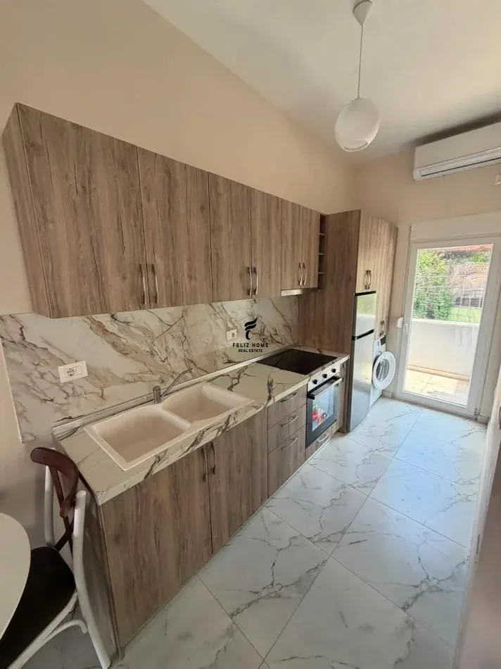 APARTAMENT ME QERA 1+1 SHKOZE 350 EURO 2