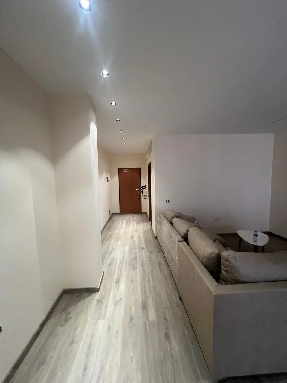 ZYRE ME QERA 160 M2 PAZARI I RI 1.500 EURO 3