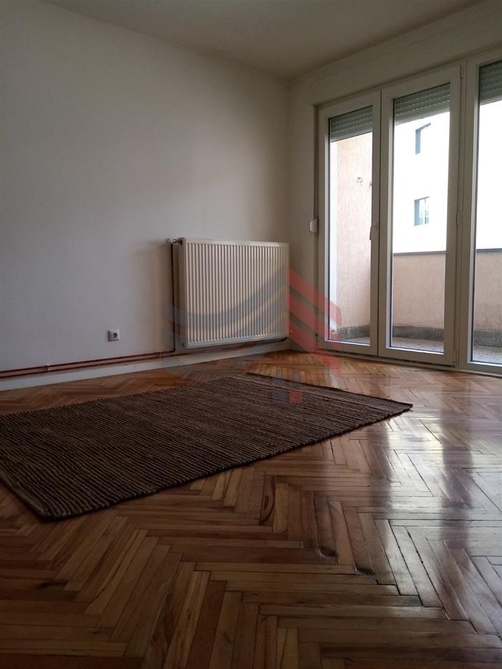 Banesë në shitje në Qendër, rruga Agim Ramadani 3