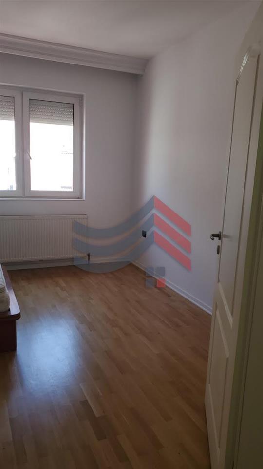 Banese me qera ne Pejton- per zyre 4
