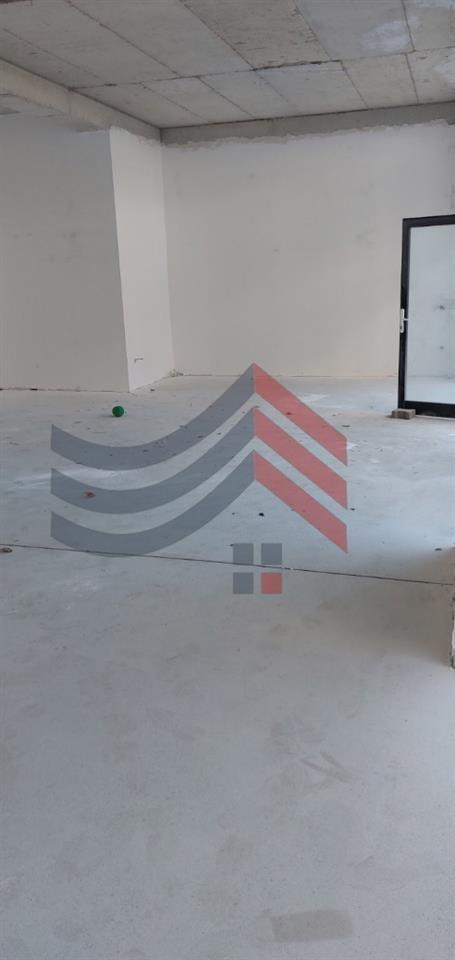 Lokale në shitje në Mati 1🏢 4