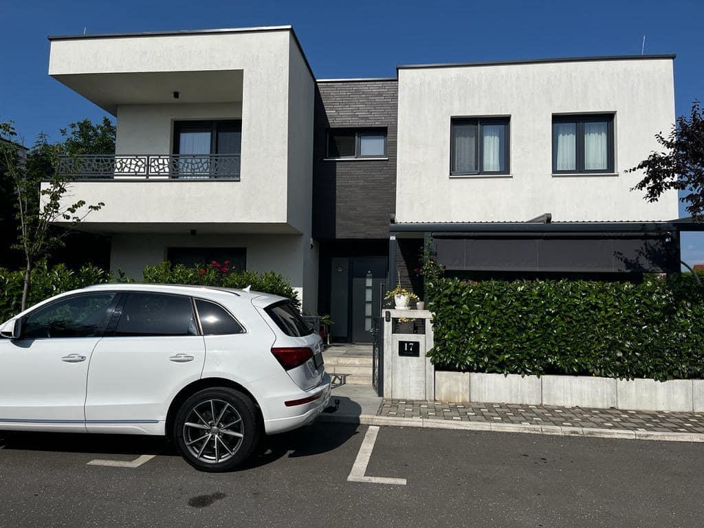 Shitet shtëpia në Lagjen Swiss🏡 ( e shitur)
