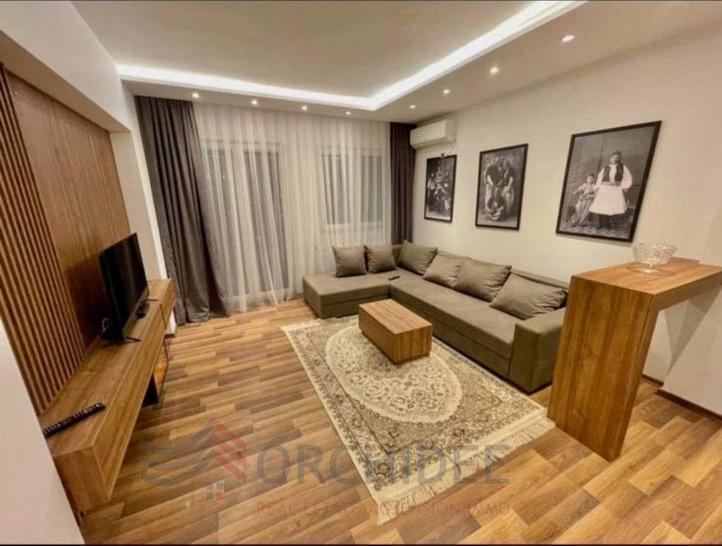 📢 🏠 Jepet me QIRA – Banesë e kompletuar dhe komode te Rrug