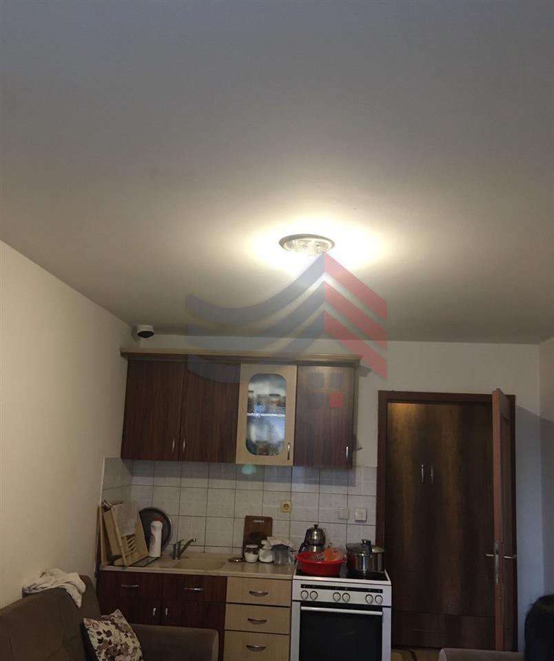 Banesë në shitje në rrugën Agim Ramadani , Qender 3