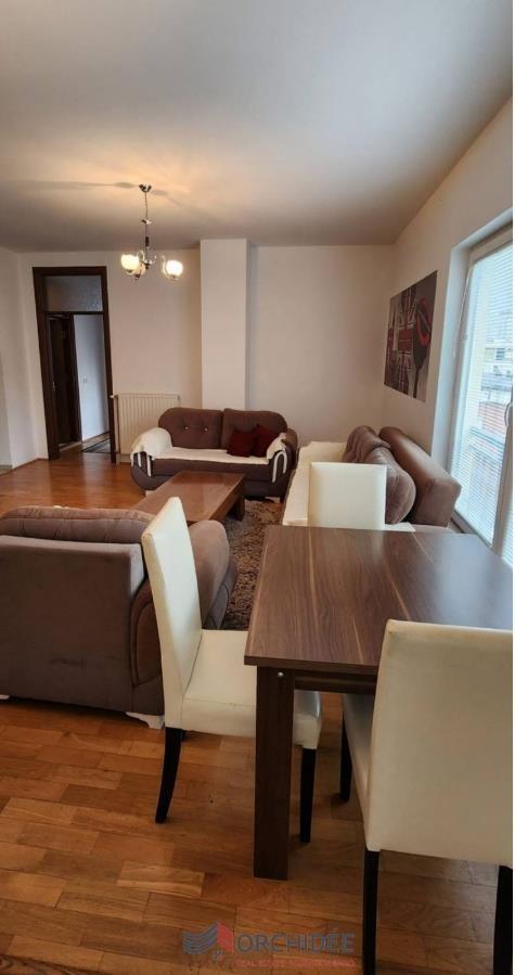 🏠Jepet me #qera banesa në rrugën B,mbrapa Maxi 24h