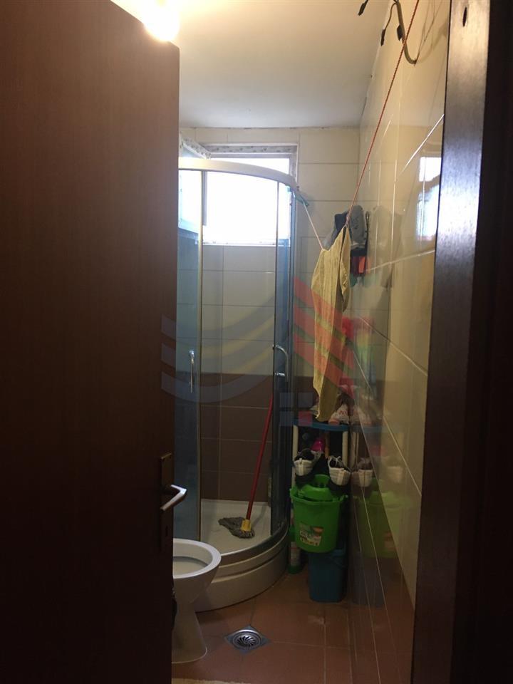 Banesë në shitje në rrugën Agim Ramadani , Qender 4