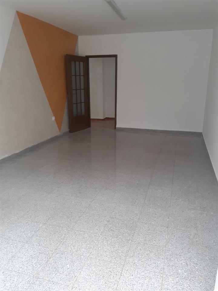 Lokal me qera ne Bregun e Diellit🏢 3