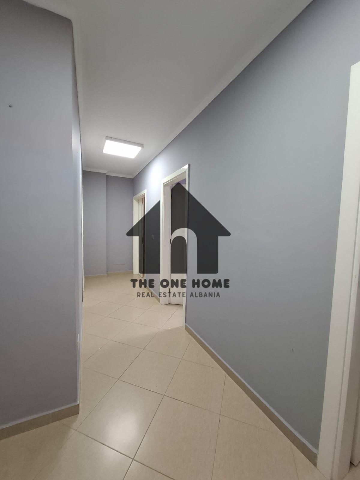 Office for rent in Tiranë 3